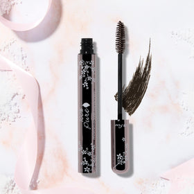 Seaweed-derived ingredient in 100% PURE Maracuja Oil Mascara supports conditioning