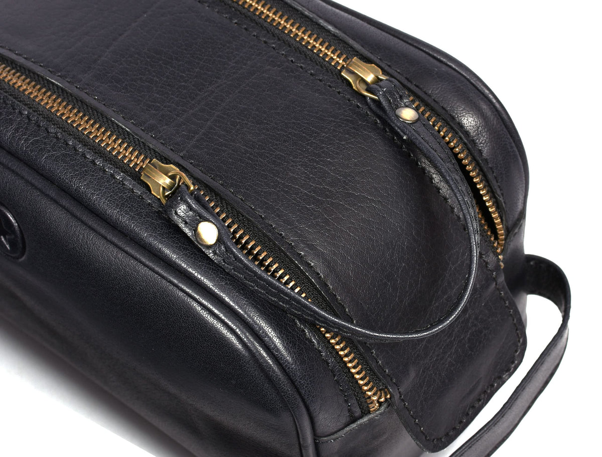 Aaron Leather Goods Vendimia Estilo 10in toiletry bag sturdy hardware and YKK zipper durability