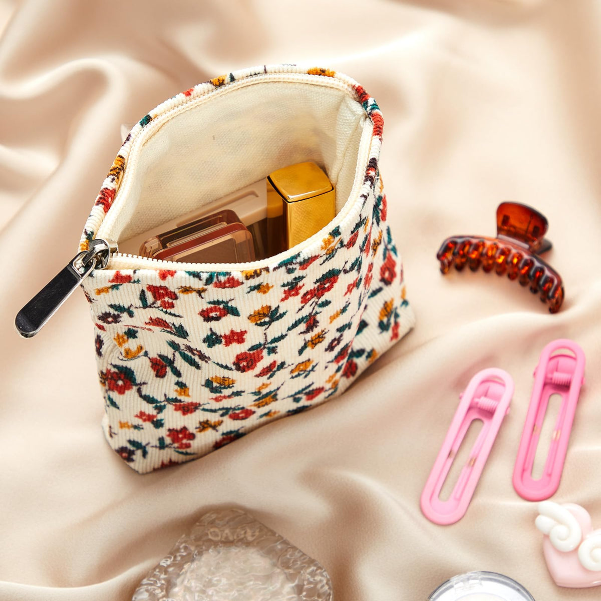 Abbylike canvas-interior pouch protects cosmetics with sturdy lining.