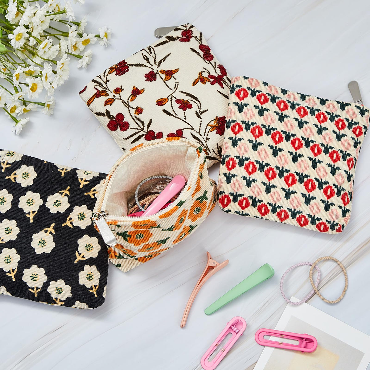 Abbylike small zipper pouch with secure closure for cosmetics on the go.
