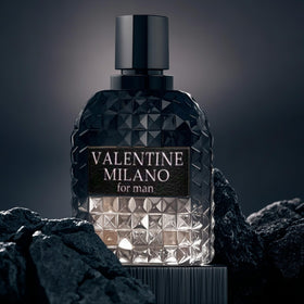 A CENTER Valentine Milano box presentation, premium gift-ready packaging