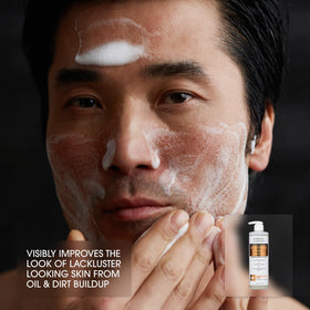 Label highlights aloe vera and ginseng root extracts for hydration.