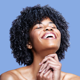 adwoa beauty Baomint during wash day routine for frizz control
