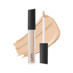 AEKYUNGLUNA LUNA concealer 22N close-up shows creamy texture for full coverage.