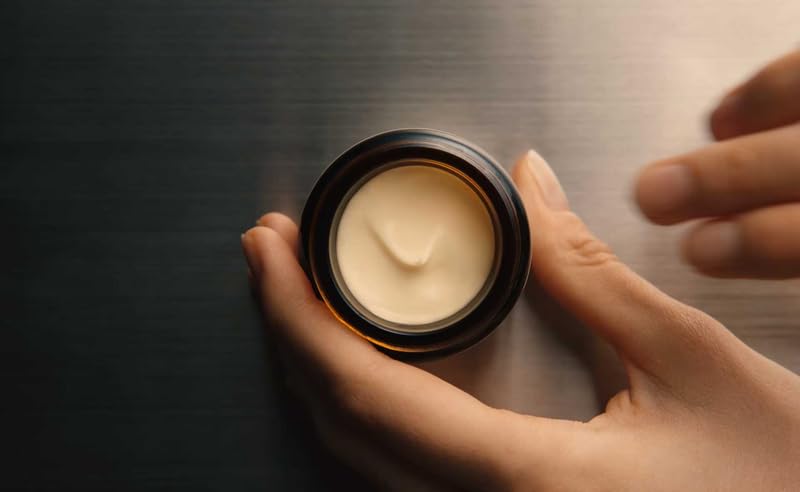 Aesop Camellia Nut Cream sandalwood highlight for warmth