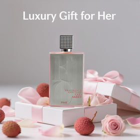 AFLUXE Oud Amber Pink close-up emphasizes rich amber-warm notes.