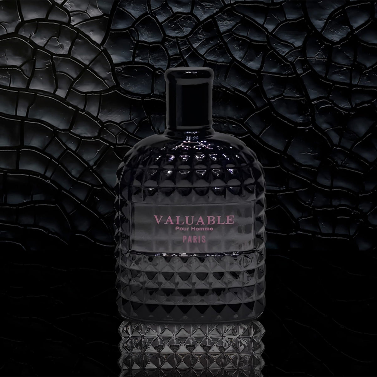 AFLUXE Valuable Paris spray in hand for easy day-to-night application.