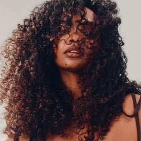AG Care Curl Thrive cowash-ready use image for non-shampoo days.