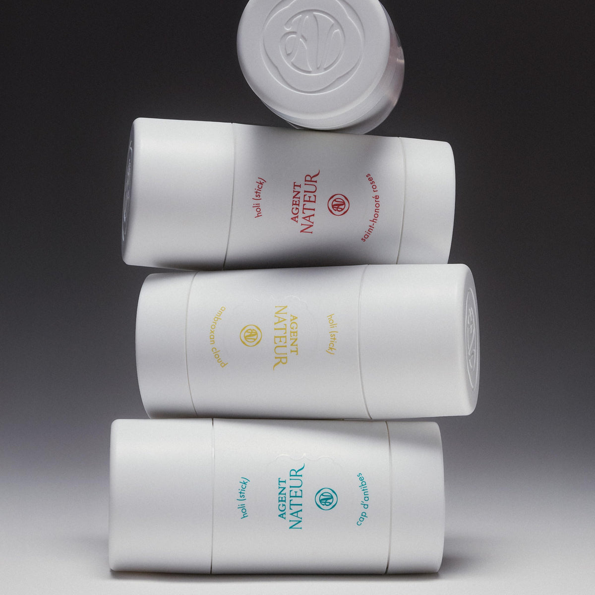 Agent Nateur holi stick during application delivers creamy, comfortable underarm feel.