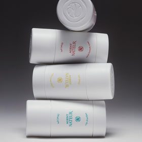 Agent Nateur holi stick during application delivers creamy, comfortable underarm feel.