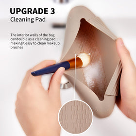 AGIKET travel-friendly makeup holder for on-the-go routines.