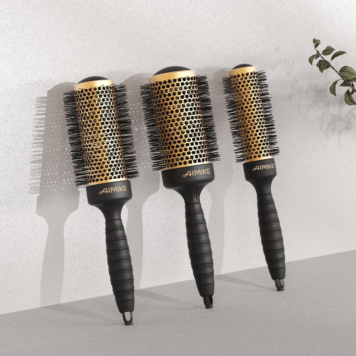 Built-in section pin and non-slip grip on the AIMIKE brush for control