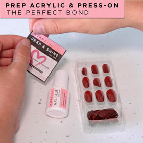 AIRRE NAILS fast-drying IPA alcohol leaves residue-free surfaces.