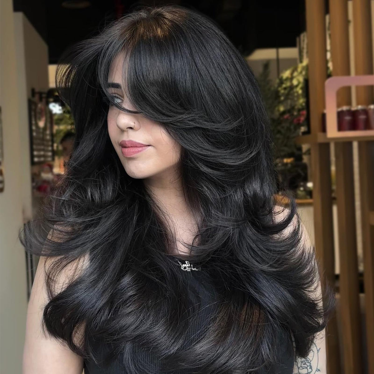 Aisaide long wavy wig, black layered style, 24 inch, adds volume for thin hair.