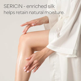aisen face and body use glove demonstrating versatile cleansing.