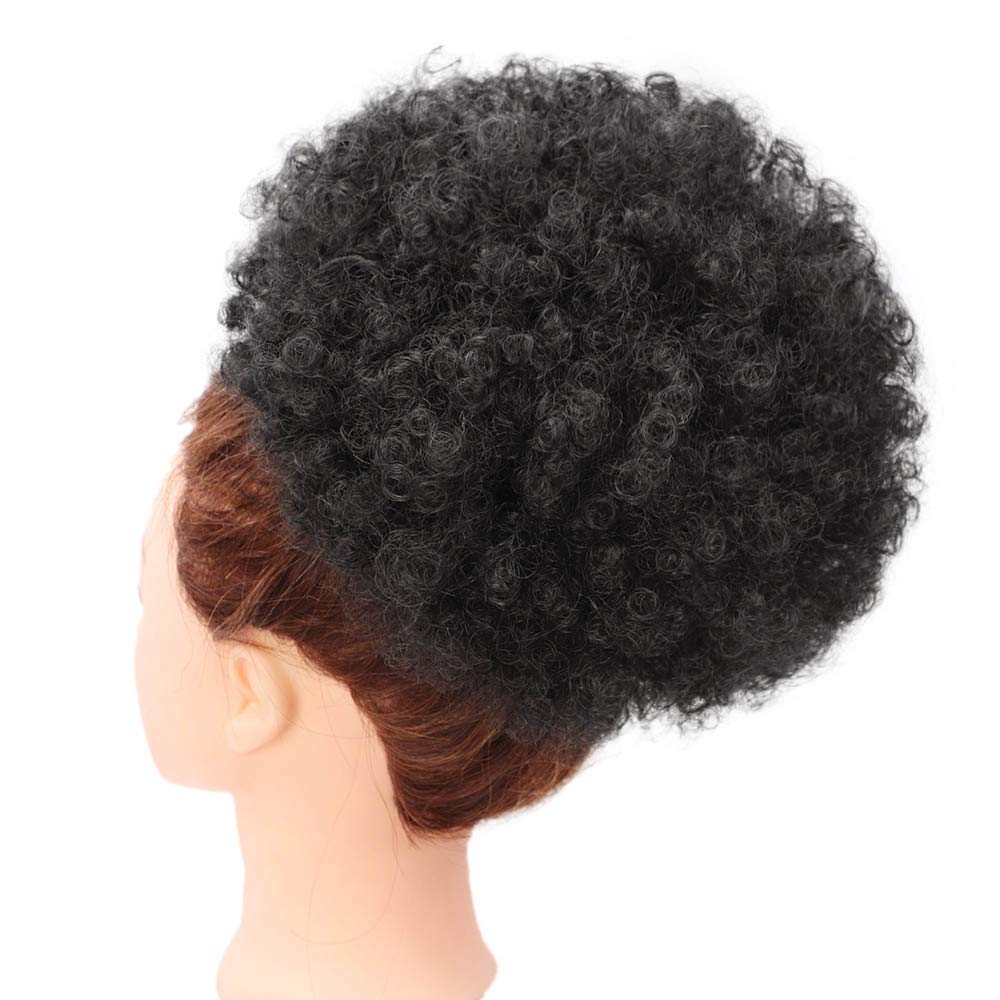 AISI QUEENS Afro Puff drawstring attachment demonstrates easy secure wear.