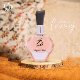 Note overview highlights jasmine and tuberose balance for a bright daily scent.