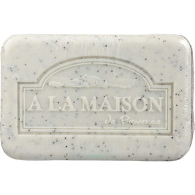 A La Maison clean formula free from SLS, parabens, and phthalates.
