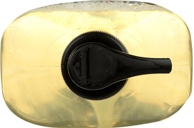A LA MAISON Plant-derived oils nourish hands during use