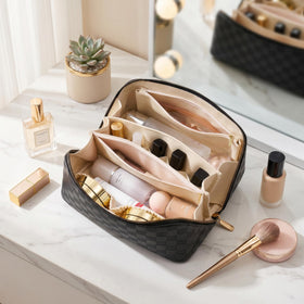 ALEXTINA wipe-clean inner lining simplifies cleaning after trips