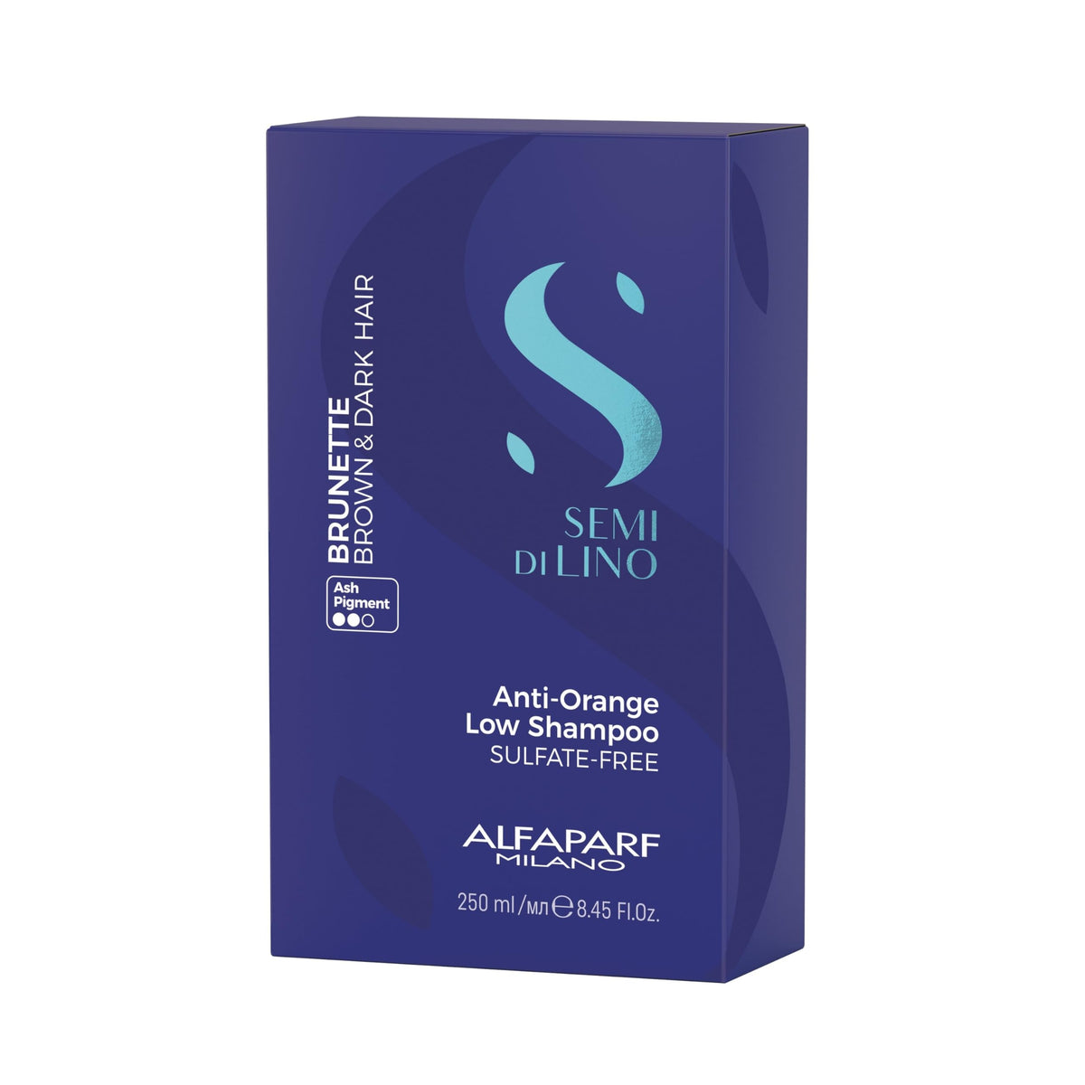 Brunette Recovery hydrates color-treated hair with ALFAPARF MILANO shampoo.