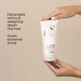 Label highlights argan oil for nourishing shine