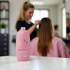 Alfaparf Milano Semi Di Lino Moisture Nutritive leave-in enhances shine