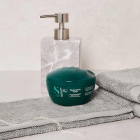 ALFAPARF Milano Reconstruction Mask cream texture highlighting soft, manageable hair.