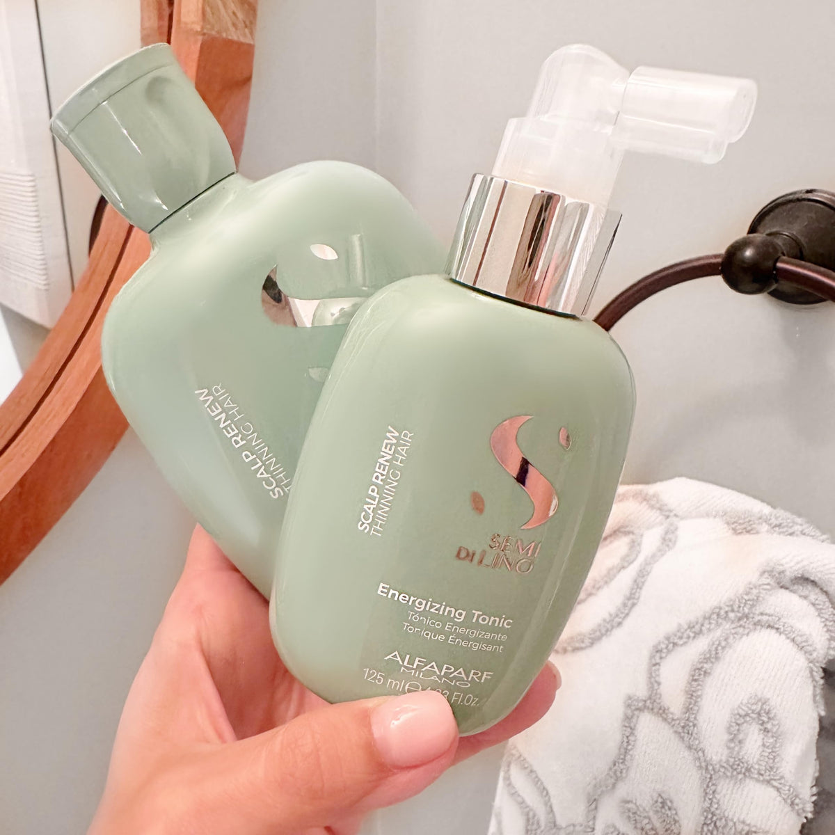 Alfaparf Milano Semi di Lino Scalp Renew tonic on hair after use adding subtle shine.