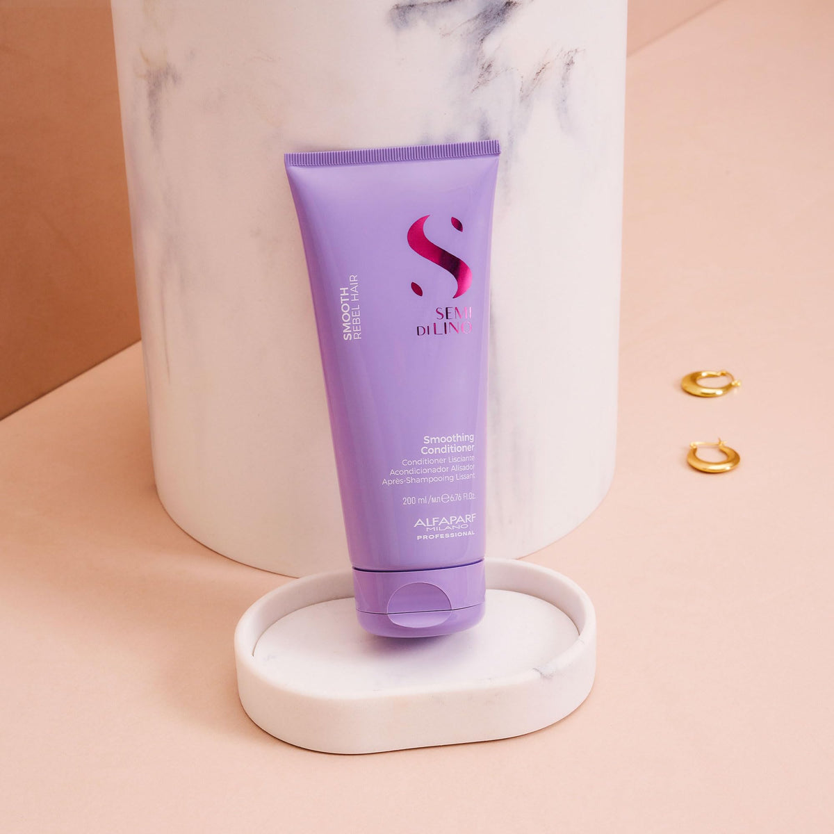 ALFAPARF MILANO Semi di Lino Smooth detangling action image, easier brushing.