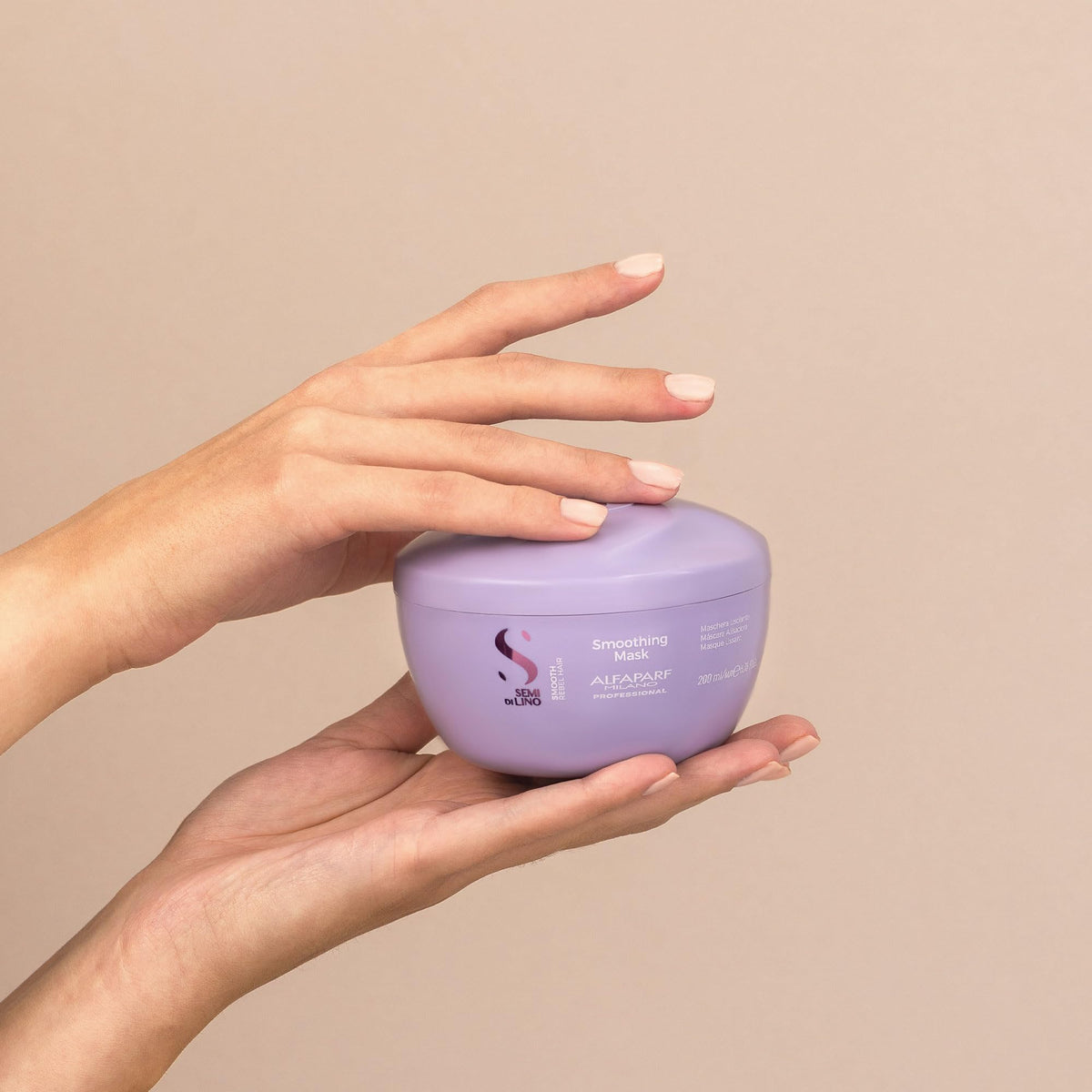 Smooth Mask packaging highlights vegan formula and recyclable materials.