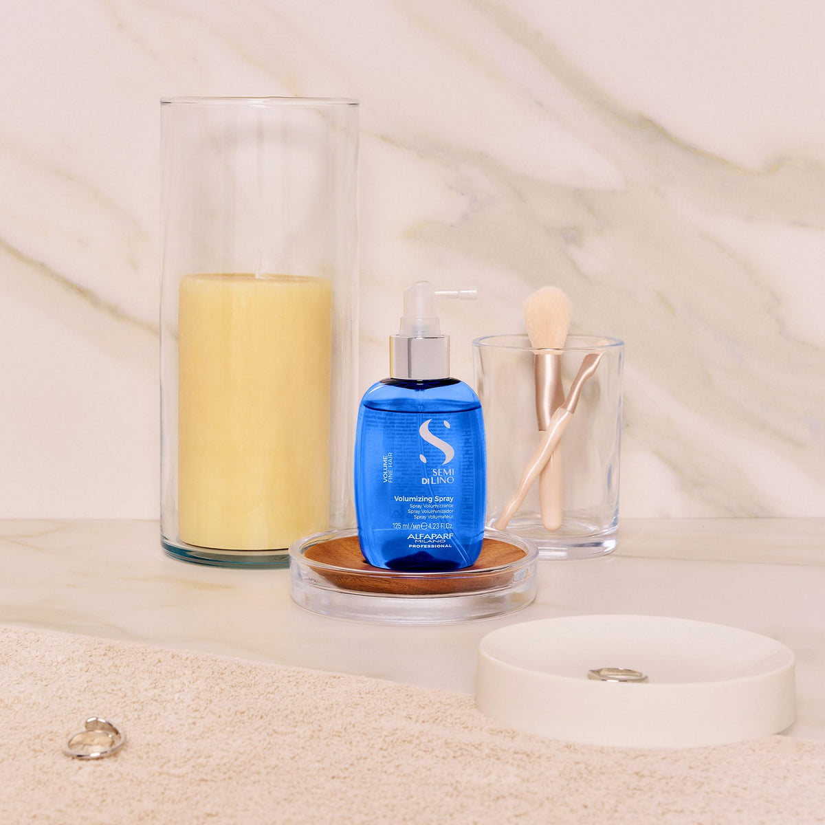 ALFAPARF MILANO Semi di Lino Volume Spray dispensing action ready to texture fine hair