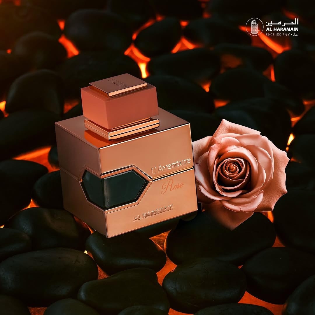 Close-up of rose and jasmine mid-notes for romantic evenings.
