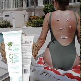 Aloe Up White Collection continuous spray mist for easy reapplication