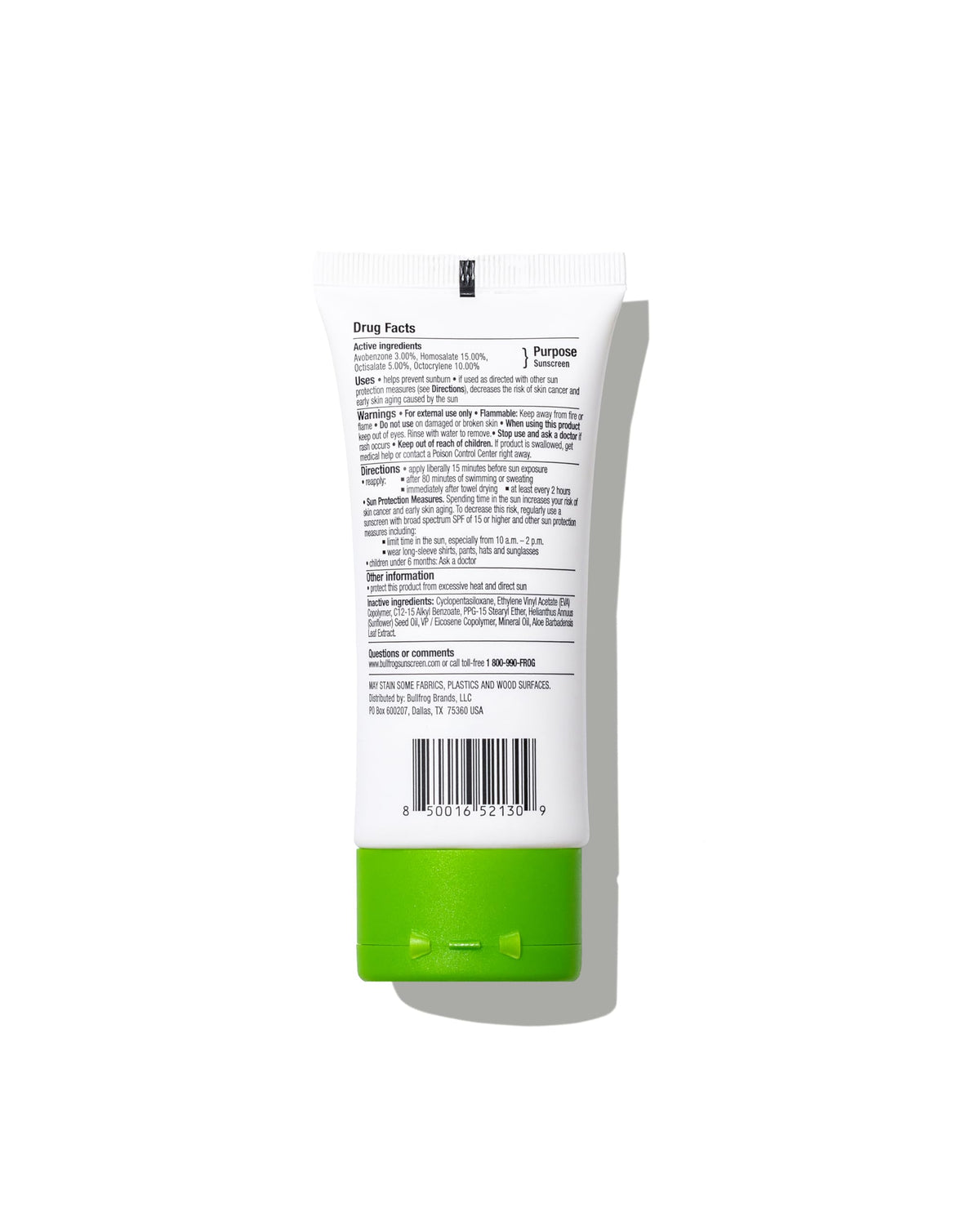 Applying Aloe Gator Gel Sunscreen SPF 40+ on sunlit beach.
