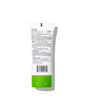 Applying Aloe Gator Gel Sunscreen SPF 40+ on sunlit beach.