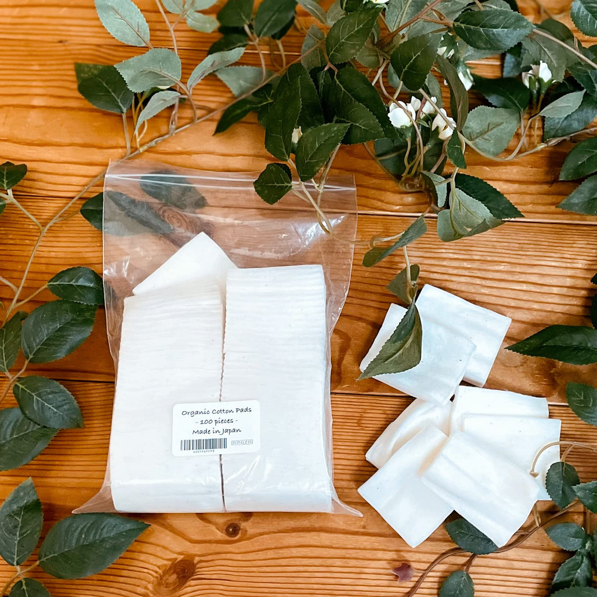AMOZA pads’ soft texture suitable for sensitive skin care routines.