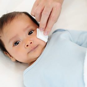 AMOZA organic unbleached cotton texture highlights natural color and purity.