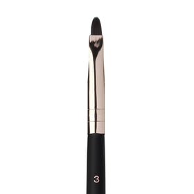 Anastasia Beverly Hills Brush 3 waterline-liner for clean lip and eye lines.