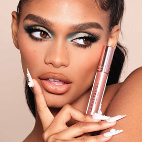 Vanilla scent cue from Anastasia Beverly Hills Lip Gloss Sun Baked