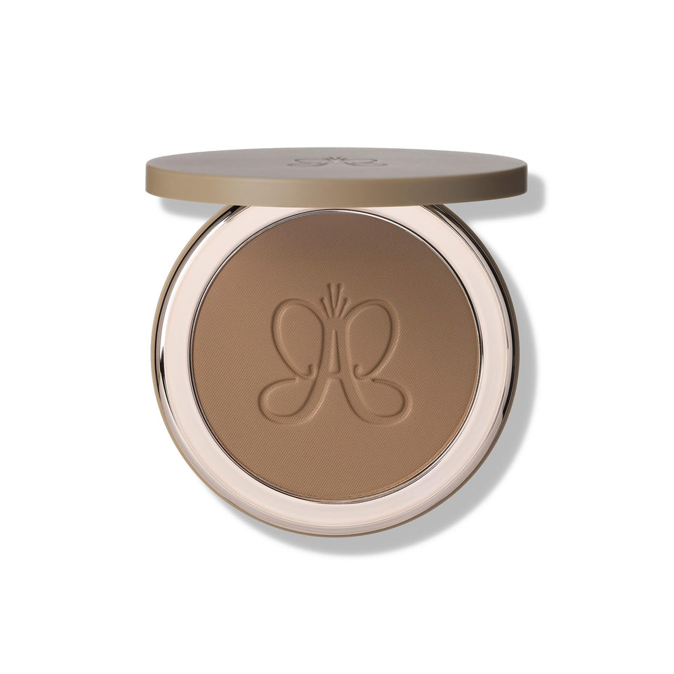 Anastasia Beverly Hills Smooth Blur Bronzer in Golden Beach Glow compact with warm, sun kissed finish
