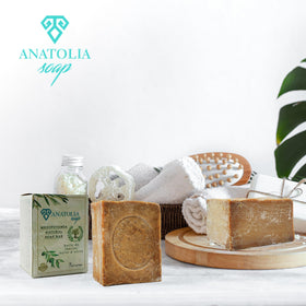 Anatolia Soap Aleppo 5-pack hand-washing scene illustrating gentle daily cleansing