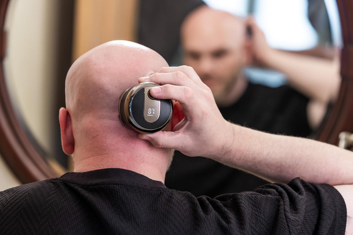 IPX6 waterproof rating supports splash-safe wet shaving