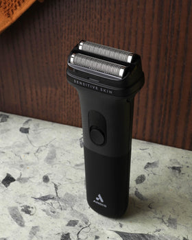 Andis inFORM hypoallergenic titanium foils promote gentle shaving.