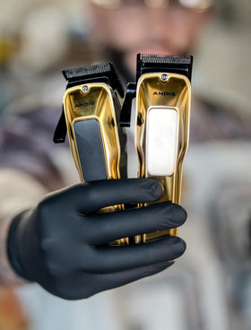 Adjustable Phaze Blade lets you switch cutting lengths for versatile grooming tasks.