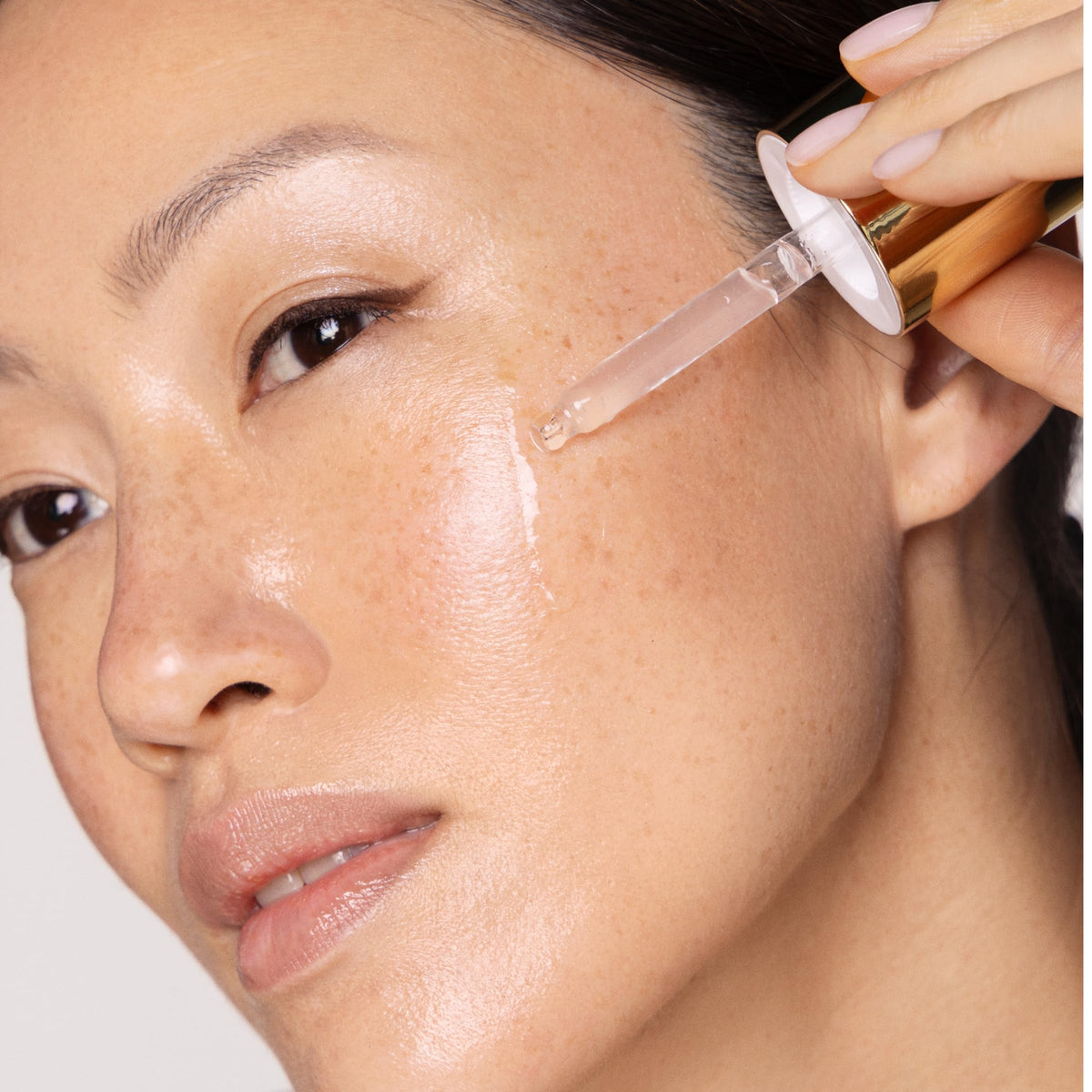 Fragrance‑free formula is gentle for sensitive or post‑procedure skin.