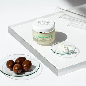 ANNEMARIE BÖRLIND LL REGENERATION hand application demonstrates daily-use cream.