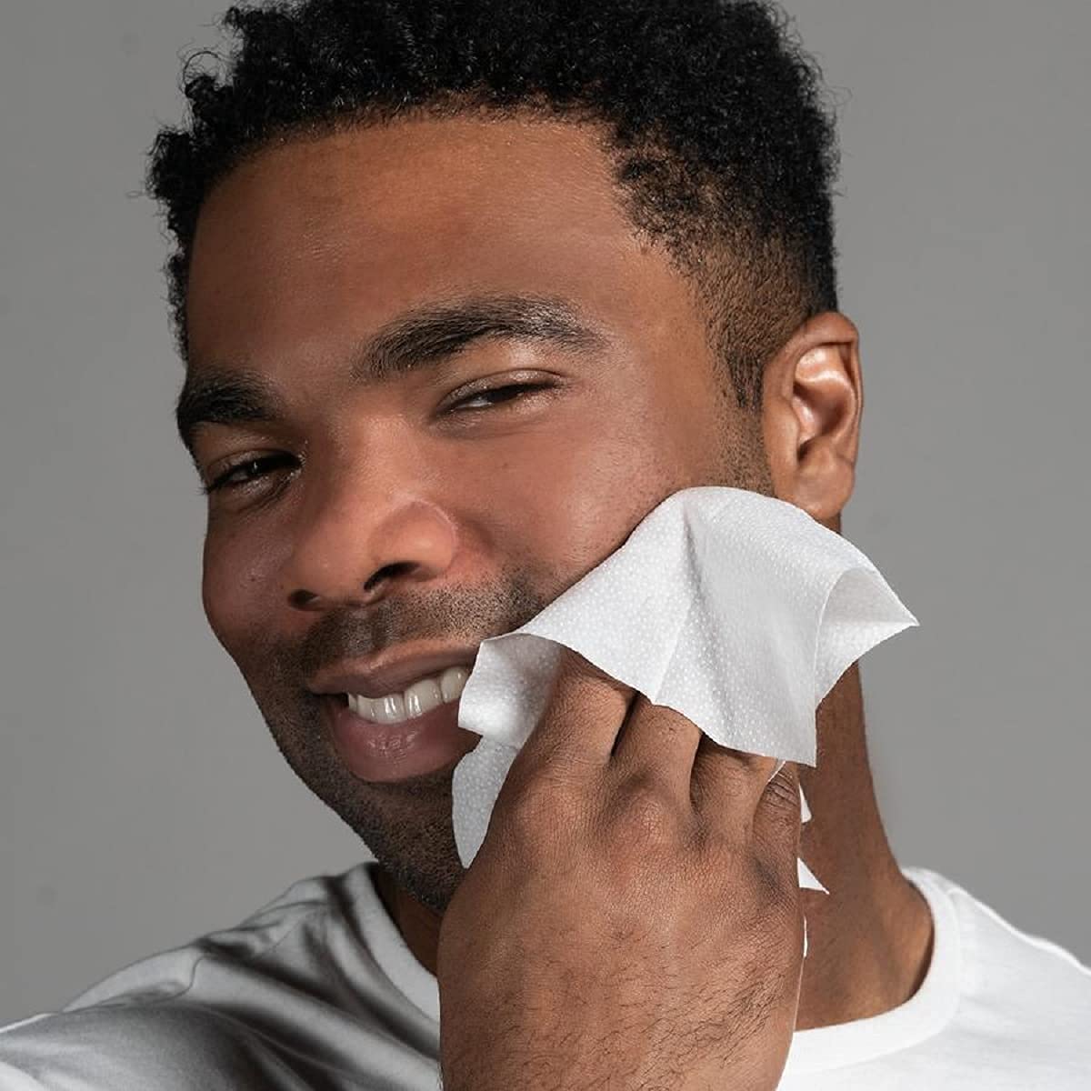 Anthony Glycolic Exfoliating Wipes refresh skin with a cooling, invigorating feel.