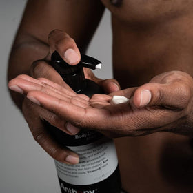 Anthony No Sweat underarm application highlights a gentle, skin-friendly routine for daily comfort.