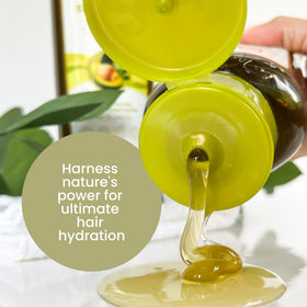ANYELUZ Avocado Moisturizing Shampoo lather foaming over hair to improve manageability and shine.